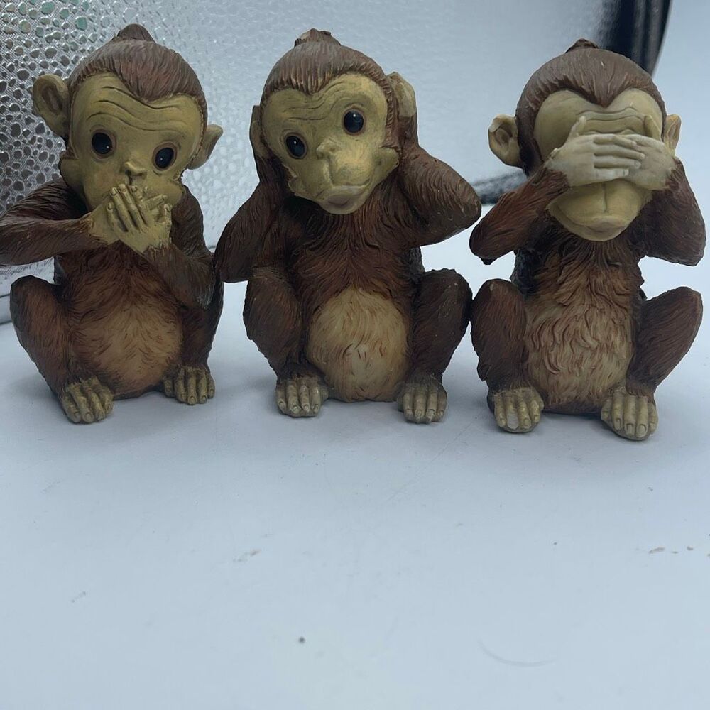 Vintage 90’s resin 3 wise Monkeys. Hear-speak & see no evil.